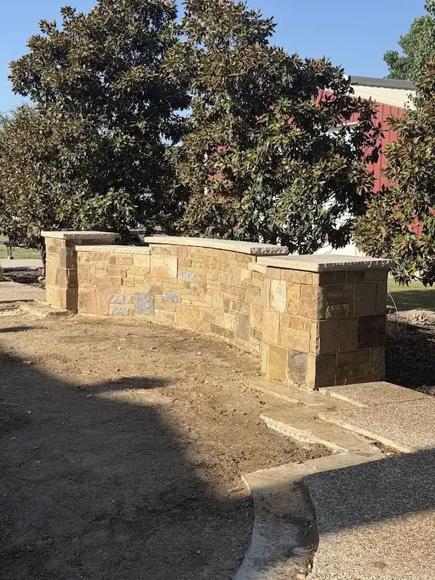 Oklahoma stone veneer wall in Willow Park