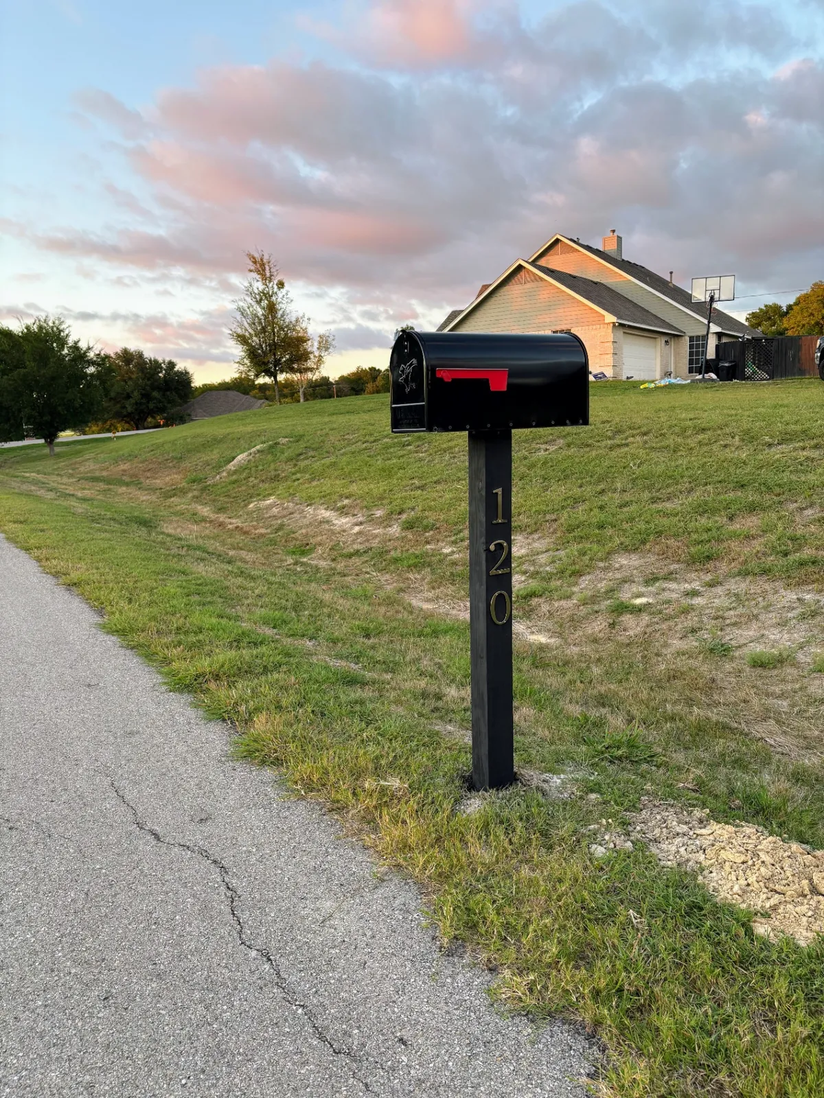 Roadside Post Mailbox #120