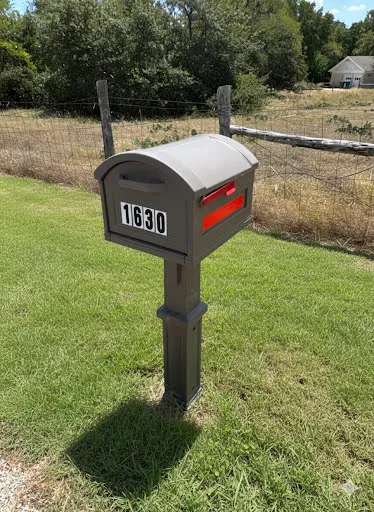 1930: Tan Post Mailbox