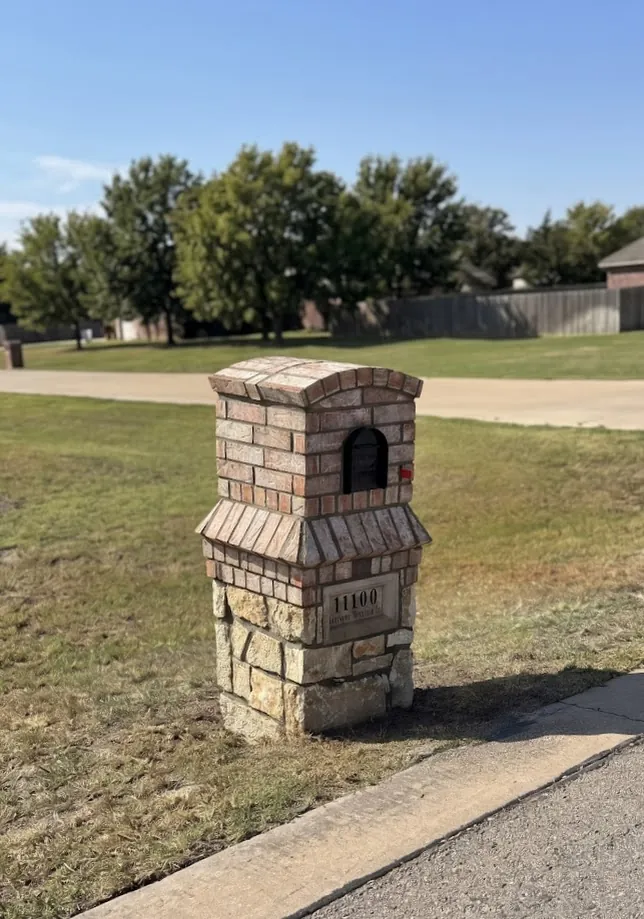 Brick Mailbox with Cut Brick Skirt