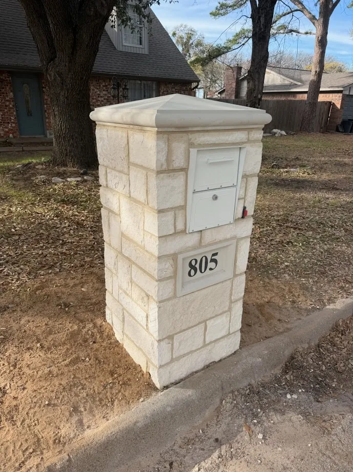 White Austin Stone Mailbox with Cast Stone Cap